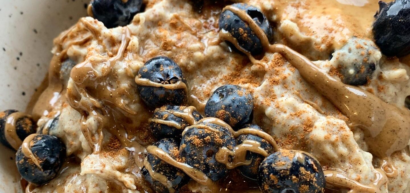 Vegan Blueberry Muffin Oat Bowl